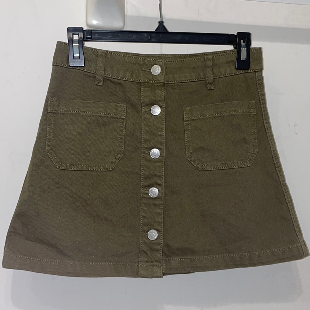 Green Sky and Sparrow skirt, size small